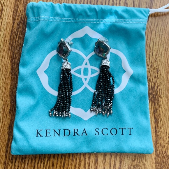 EUC Kendra Scott Mish earrings